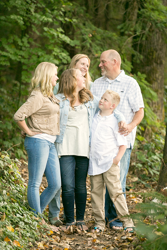 The Mark Family {North Bend, WA – Family Session at the River}